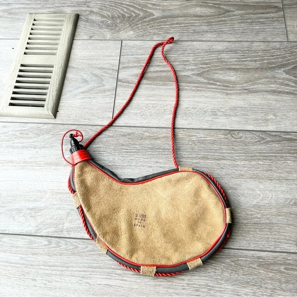 Genuine Spanish Leather Bota Bag Spanish Wine Skin - Picture 4 of 6